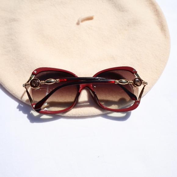 ☆SOLD☆ Designer Retro Sunglasses - Picture 4 of 5